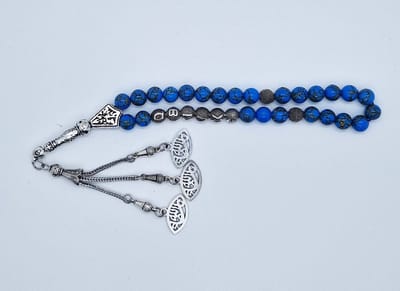 Handgemaakte naam tasbih 33 Kralen Natuursteen “Blauw howliet gesponnen goud” - met metaal tassel “Ogen"- Met je naam of de naam van uw geliefde- 8 mm diameter van de korrel