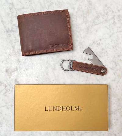 Lundholm leren portemonnee heren RFID bruin en bieropener sleutelhanger opener van leer - matchende giftset in luxe cadeau verpakking - cadeau voor man flesopener mannen cadeautjes cadeau voor man volwassen geschenkset