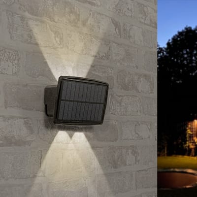 Solar wandlamp buiten 'Njord' - Up down light - IP65 - Warm wit licht (2700K) - 50 lumen - Tuinverlichting op zonne-energie - 2 lichtstanden - Zwart