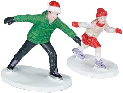 Luville - Ice Skating Man and Girl- Set van 2