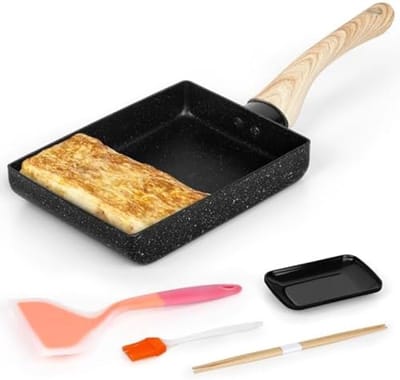 PromoHome Japanse Omelet Pan Set - Non-Stick Rechthoekige Tamagoyaki Pan met Houten Handvat - Complete Set met Serveerbord, Olie Kwast, Siliconen Spatel en Eetstokjes - Geschikt voor Alle Kookplaten