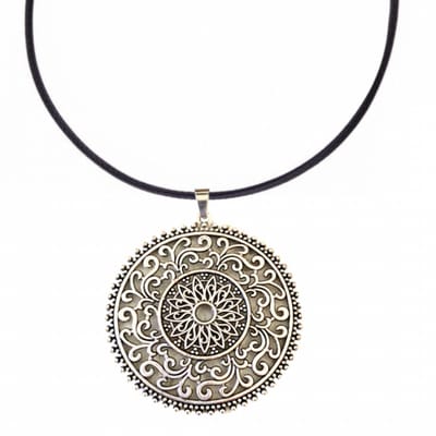 Ketting met metalen ronde hanger Tibetaanse stijl verstelbaar - Charme Bijoux