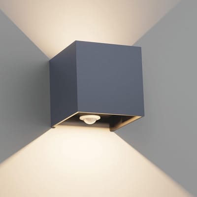 Moderne Buiten/Binnen Wandlamp 12W met Bewegingsmelder - IP65 Waterdicht en Verstelbare Lichtbundel