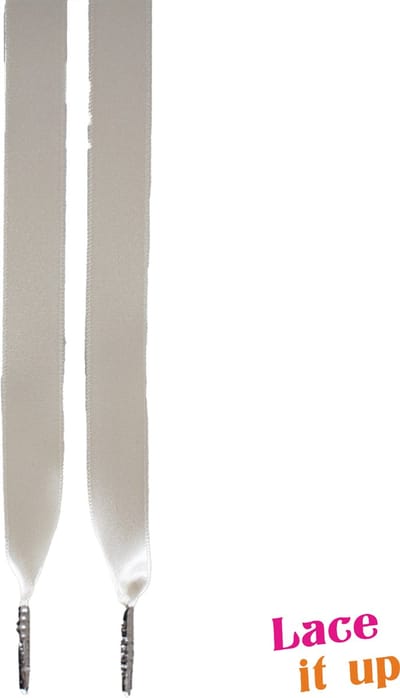 Lace it Up Handgemaakte Luxe Satijnen Schoenveters Ivoor Wit - 120cm - Breed Plat met Zilveren Metalen Nestels