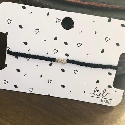 Armbandje Beads Black Cones zilver