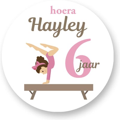 Traktatie Stickers Met Naam en Leeftijd - Turnen - Gepersonaliseerd - Sluitstickers - Kinderfeest Traktatie - Uitdelen - Uitdeeltraktatie - Traktatiestickers Pimp Studio