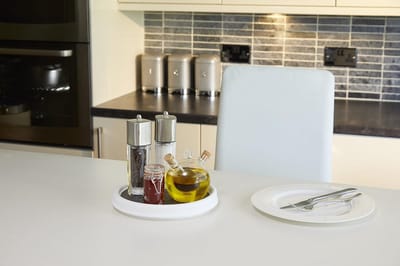 Famanu - Antislip Lazy Susan keukenkast organizer 23 cm, wit-grijs kunststof draaiplateau