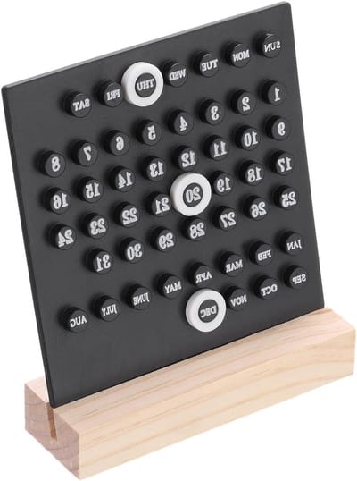 Allecto Plus - Houten eeuwigdurende kalender met acryl standaard | Maand Week Datum WEERGAVE | Bureau Winkel Kantoor Woondecoratie Zwart