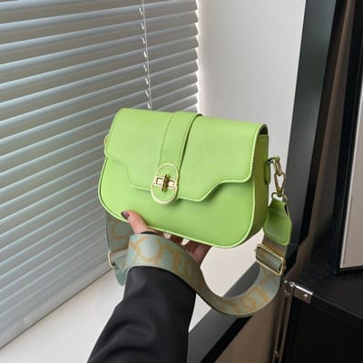 Sac bandoulière simple à larges bretelles pour femmes Au printemps Nouveau tempérament rétro et beau Petit sac carré Ins pour femmes beige