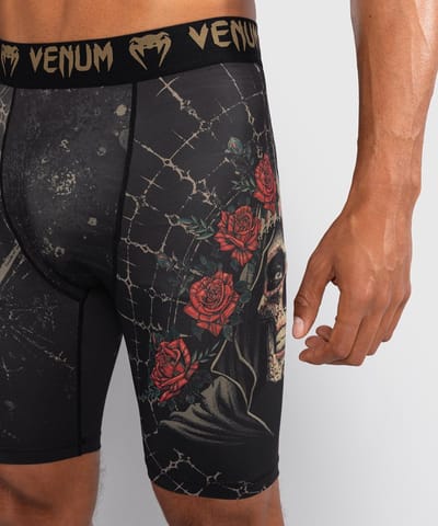 Venum Santa Muerte 5.0 Vale Tudo short diep zwart goud - S - Jeans Maat 30