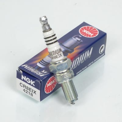 Bougie d'allumage NGK pour Scooter Aprilia 125 Atlantic Après 2003 Neuf