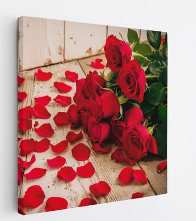 Saammp Canvas Schilderij - Rode Rozenblaadjes - Bloemen - 20x20 - Foto op canvas - Wanddecoratie - Muurdecoratie Woonkamer - Kantoor Decoratie