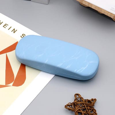 Hoogwaardig brillenetui met harde schaal, kleurrijk hartvormig holografisch ontwerp, unisex, geschikt voor studenten en volwassenen, met een minimalistische, meisjesachtige stijlBewolkt blauw
