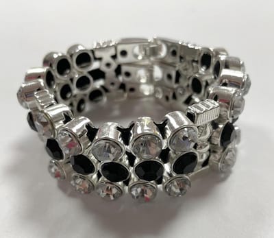 Armband statement - Zilverkleurig, zwart - 19 Centimeter - Handige kliksluiting - Damesdingetjes