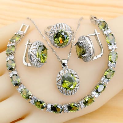 Bestverkopende Licht Luxe Europese en N Stijl Zirkoon Ingelegde Sieraden Oorbel Ring Ketting Moederdag Cadeau 9 yards beige