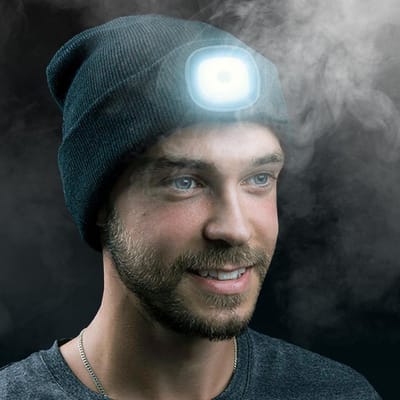 Muts met LED Verlichting – Beanie – 3 Lichtstanden – 15 Branduren – Oplaadbaar – One Size Fits All – Zwart – Ideaal voor Wandelen, Hardlopen en Kamperen