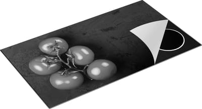 Chefcare Inductie Beschermer Tros Tomaten op Zwarte Marmer - Zwart Wit - 95x50 cm - Afdekplaat Inductie - Kookplaat Beschermer - Inductie Mat