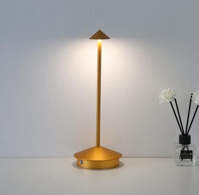 Oneay Nachtlampje / Creatieve tafellamp met puntvormige bovenkant — Oplaadbare lamp voor kamperen in de buitenlucht, sfeerverlichting voor restaurants, cafés en bars — Geschikt voor binnen- en buitengebruik.