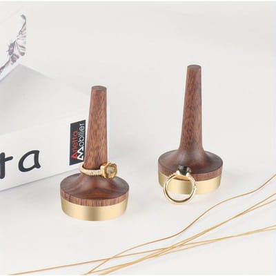 Porte-bagues en bois pour bijoux Bois de noyer noir avec support en laiton Présentoir moderne Cadeau pour anniversaire de mariage
