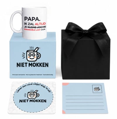 NietMokken.nl - Mok Cadeauset – Papa Ik Zal Altijd Je Jongetje Zijn Mok – Grappig Cadeau voor Vader van Zoon – Inclusief Cadeaudoos, Kaartje & Vilten Onderzetter – Keramische Mok 325 ml – Aan beide zijden bedrukt