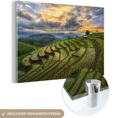 ® Glasschilderij 180x120 cm - Schilderij acrylglas - Een prachtig wolkenveld boven de rijstvelden van Thailand - Foto op glas - Muurdecoratie woonkamer - Wanddecoratie slaapkamer - Schilderijen