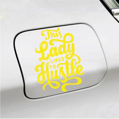 Bumpersticker - This Lady Likes To Hustle - 13,8 X 10,3 - Geel