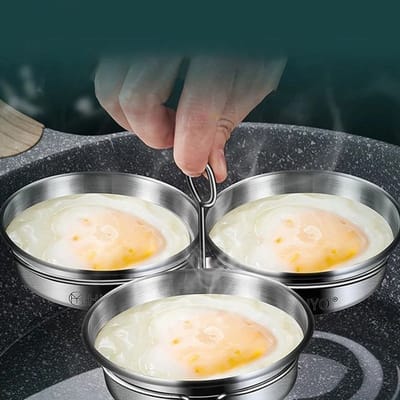 WiseGoods Premium RVS Ei Pocheerder – 3 In 1 Eivorm - Gepocheerde Eieren – Eierhouder Met Handvat – Platbodem – Keukenhulpmiddel