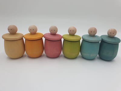 Houten poppetjes in bakjes - Pastelkleuren - 6 stuks - Open einde speelgoed - Educatief montessori speelgoed