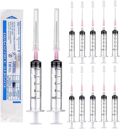 12-delige spuitset met Luer, kunststof spuiten en stompe naalden voor het vullen, meten en aanbrengen van vloeistoffen, oliën en lijm, ideaal voor huisdieren en laboratoria (2ml)