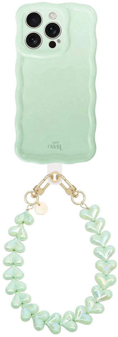 xoxo Wildhearts Glossy Wavy Case Sage Sorbet - Funky Hearts - geschikt voor iPhone 16 Pro Max - hoesje met telefoonkoord - afneembaar harten koord - hartjesketting - kort telefoonkoord - hoesje met golven - Groen