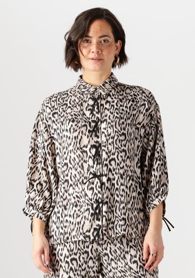 Jansen Amsterdam Robine Blouse Wa 798 3/4 Sleeve Bowdetails Dames - Jurken - Beige - Maat 34