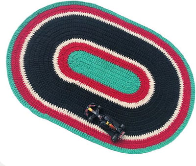 Luna-Leena duurzame racebaan placemat (L54x38cm) voor kinderen van bio katoen - hand gehaakt in Nepal - formule 1 vloerkleed - f1 2022 - kinder kado - cadeau - tafeldecoratie - kinderkamer - racing rug
