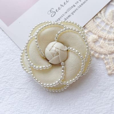 Nieuwe Mode Stof Camelia Bloemen Broche Stof Parel Reversspelden En Broches Voor Vrouwen Shirt Sjaal Gesp Corsage Sieraden Cadeaus beige