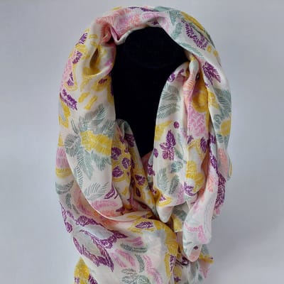 sjaal - lente/zomer - mix kleur - kwastjes - fantasie motief - lente - zomer