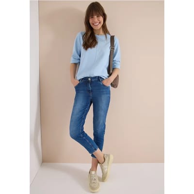 3/4 Slim Leg jeans in Slim Fit