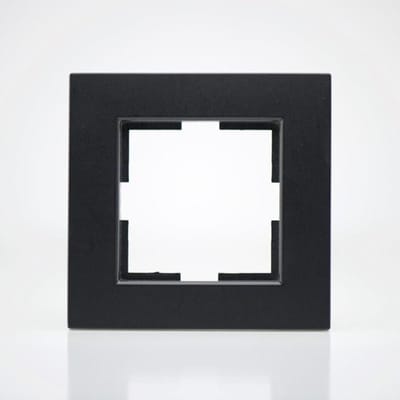 Plaque de finition plastique noir 1 poste 81x83x10mm noir