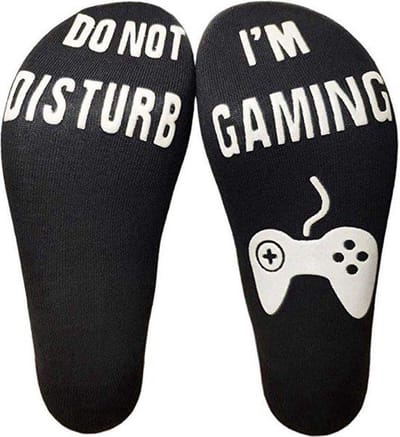 Akyol - Sokken |game sokken met tekst do not disturb,I'm gaming Sokken met controller-valentijn voor hem en haar -antislip game sokken -game sokken | Zwart |Wit|gamen|Afscheidscadeau-enkel sokken-heren sokken maat 39-44 -game sokken-Game sokken voor