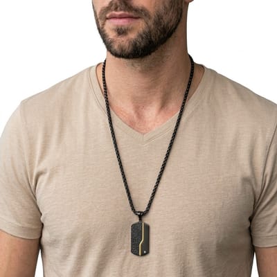 Zwarte ketting heren schakel ketting met geometrische fantasie hanger rechthoekige hanger patroon detail zwarte halsketting ketting met hanger modern design