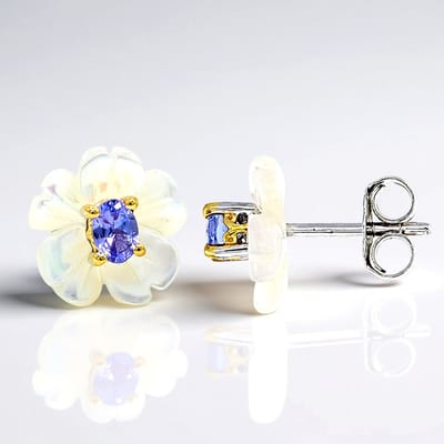 Cavill - 925 Sterling Zilveren Oorbellen met 0,36 ct Ovale Tanzaniet en 10 mm Parelmoer - Elegant Bloemvormig Design