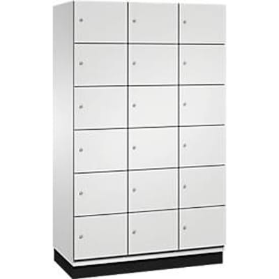 C+P Cambio lockerkast, 3 vakken, 18 vakken, met plint, B 1200 x D 525 x H 1980 mm, lichtgrijs