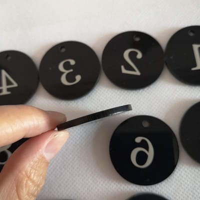 Genummerde Acrylabelen met Sleutelhanger voor Organisatie en Identificatie (1-10)
