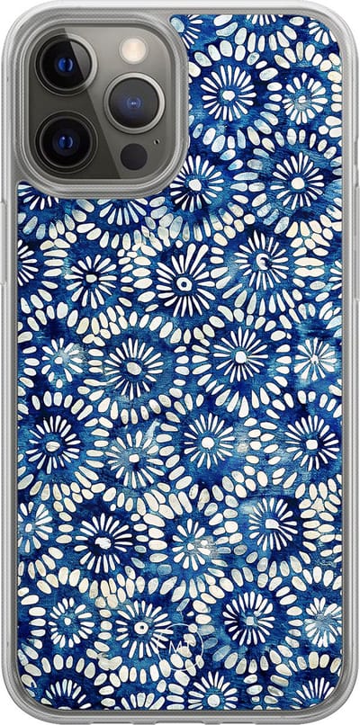 Hybride hoesje geschikt voor iPhone 12- Azure daisies - Extra bescherming - Luxe beschermhoes - TPU case - Transparant, Blauw - Mooie Telefoonhoesjes