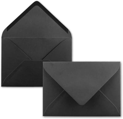 150 Zwarte C7 Enveloppen (81x114mm) met Puntige Klep en Natte Sluiting