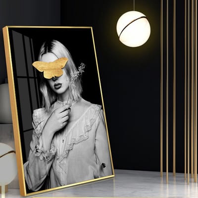 Allernieuwste.nl® Canvas Schilderij Gouden Vlinder Meisje 1 - Kunst aan je Muur - Modern - zwartwit en goud - 50 x 75 cm