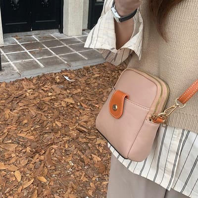 Nieuwe Mobiele Telefoon Tas voor Dames Crossbody Stijl Ins Retro Mini Tas Klein en Modieus Veelzijdig Lichtgewicht Kleine Schoudertas brown