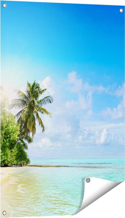 Gards Tuinposter Tropisch Strand bij de Licht Blauwe Zee - 60x90 cm - Tuindoek - Tuindecoratie - Wanddecoratie buiten - Tuinschilderij