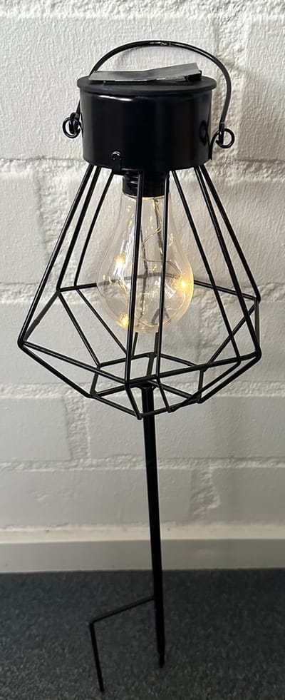 Industriële metalen solarlamp op tuinsteker met bulb LED - zwart - tuinsteker - hoogte 56 x 16 x 2 cm - Tuindecoratie - Tuinverlichting