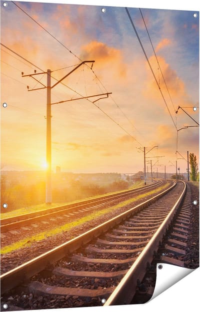 Gards Tuinposter Rails Spoorweg bij Zonsondergang - 90x120 cm - Tuindoek - Tuindecoratie - Wanddecoratie buiten - Tuinschilderij
