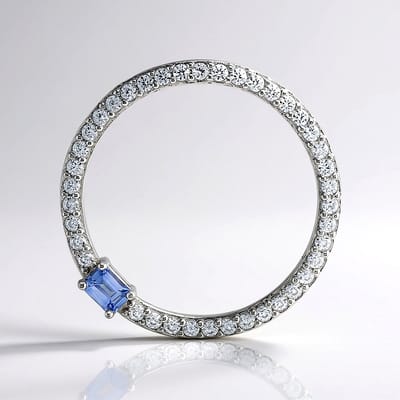 Cavill - Luxe Zilveren Hanger - 0,23 ct Blauwe Ceylon Saffier - Achthoekig Geslepen Edelsteen - 40 Zirkonia Rondom - Elegant Sieraad Met Blauw Accent