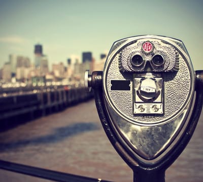 Vintage verrekijker op Liberty Island in Ney York - Fotobehang (in banen) - 250 x 260 cm